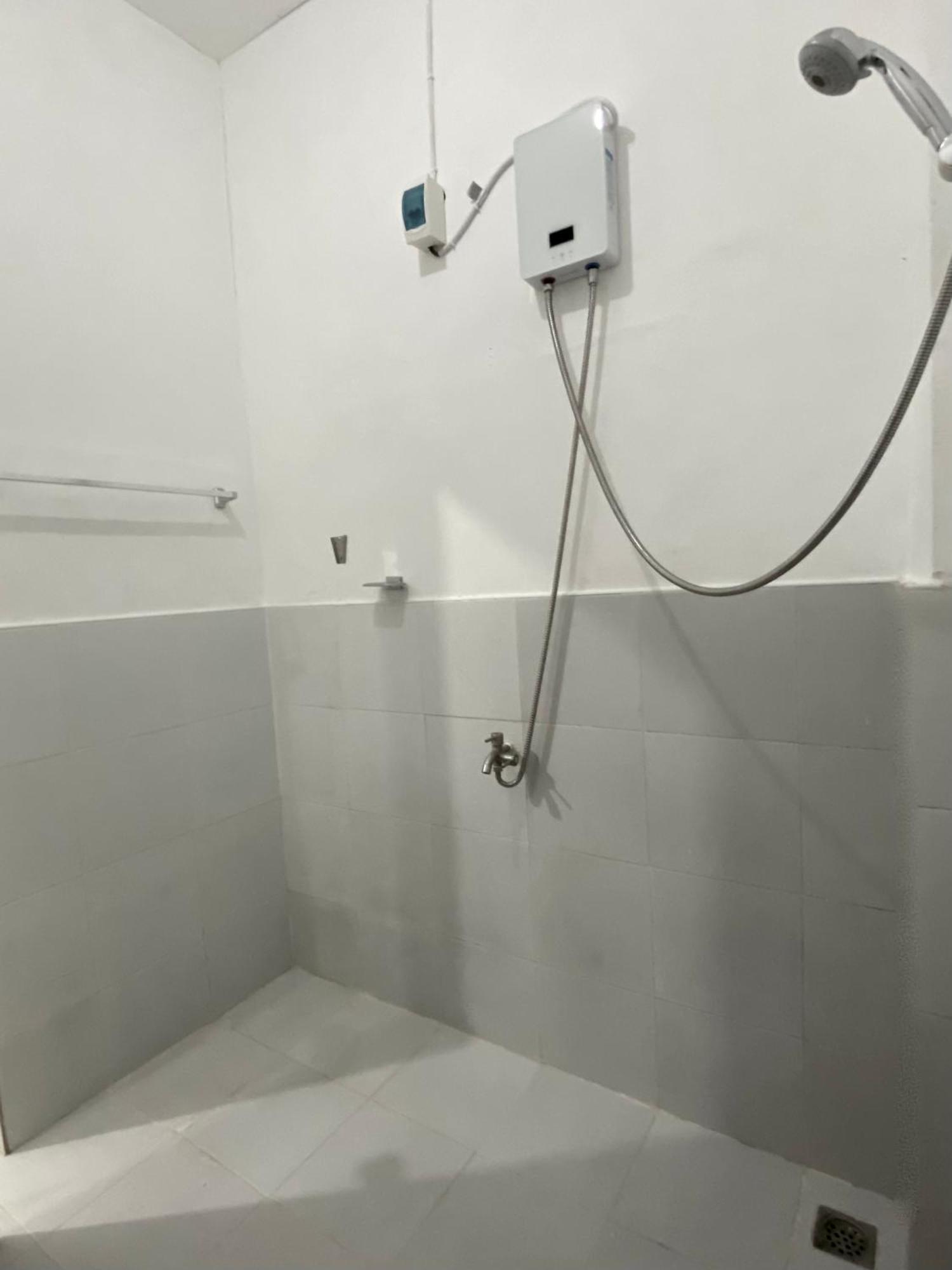 Reddot Guest House General Luna  Exterior foto