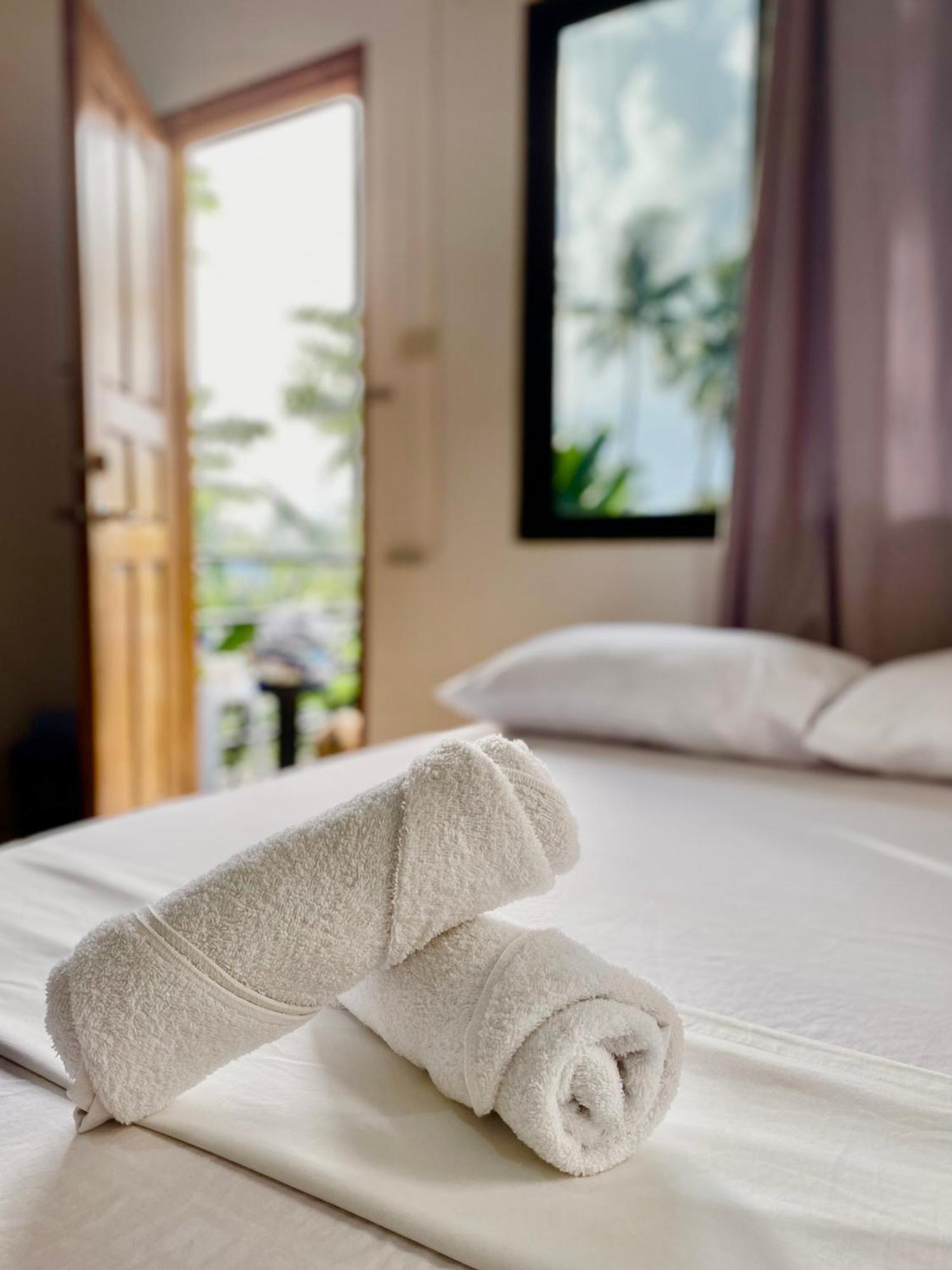 Reddot Guest House General Luna  Exterior foto